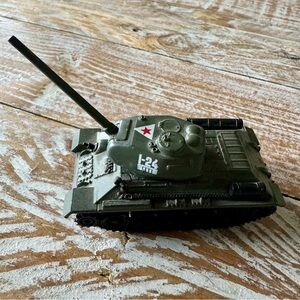 👍🏼Vintage Zylmex T-34/85 Die-Cast Toy Tank👍🏼 EUC